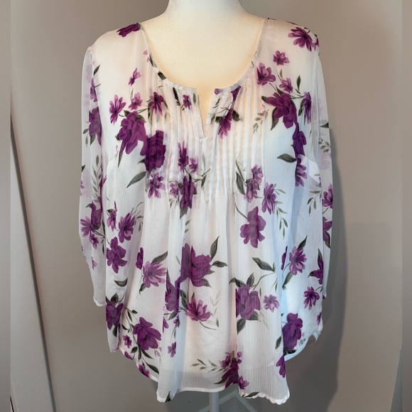 Torrid Size 2 White & Purple Floral Pintuck Blouse – Light & Airy - Picture 1 of 16